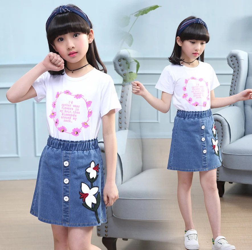 embroidered jeans outfits