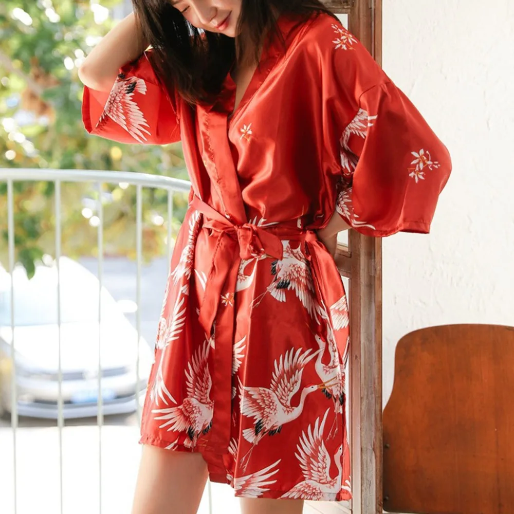 Сексуальный короткий атласный халат атласный кимоно женская свадебная Пижама кран с животным принтом Осень Зима Женский банный халат белье домашний красный