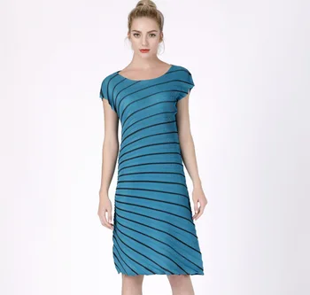 

Women New Pleated Digital Print Dress