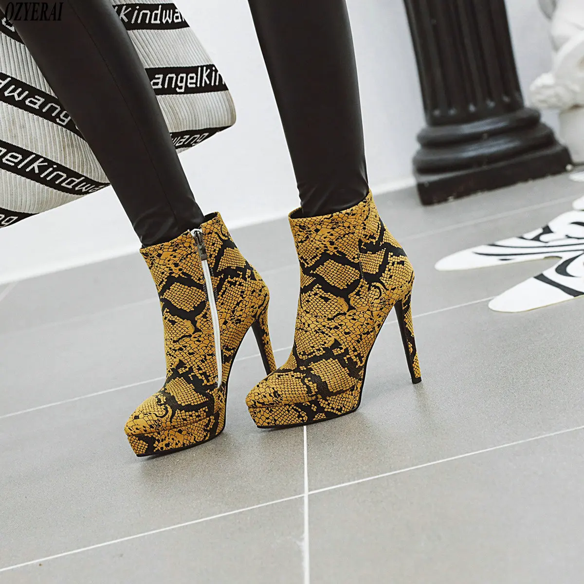 

2019 New Women 11.5cm High Heels Boots Fetish Pointed Toe Boots Serpentine Zip Ankle Boots Prom Autumn Snake Print Stripper Shoe