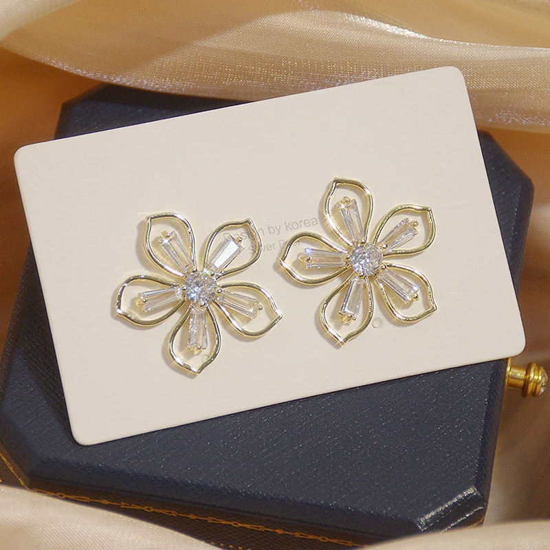 14K Real Gold Trendy Hollow Flower Women Earring Bling Crystal CZ Temperament Fashion Stud Earrings for Bridal Wedding Jelwery - Image 3