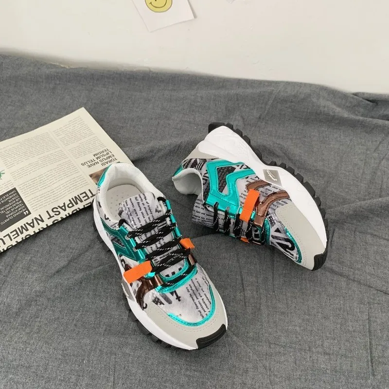 

2020 New spring autumn Super Fire Harajuku Shoes Female Tide classic Wild Thick Student Casual Women Fashion Sneakers Y19-04