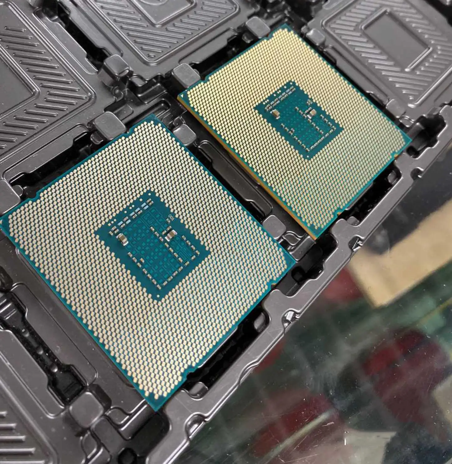 Procesador Intel Xeon E5 2640 V3 E5 2640V3 SR205 2,6 Ghz 8 Core 90W Socket LGA 2011-3, adecuado para placa base X99 - Imagen 3