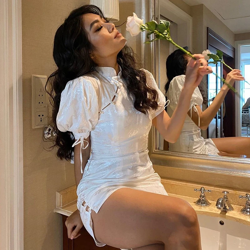 Элегантное китайское платье Ципао женское белое черное ретро с вышивкой высокое