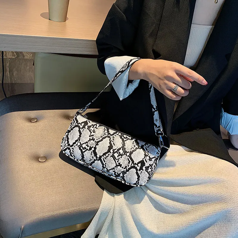 

2019 Cross Baguette Bag for Women Crocodile pattern Patent Leather Handbags Vintage Luxury Designer Tote Bags Brand Small Clutch
