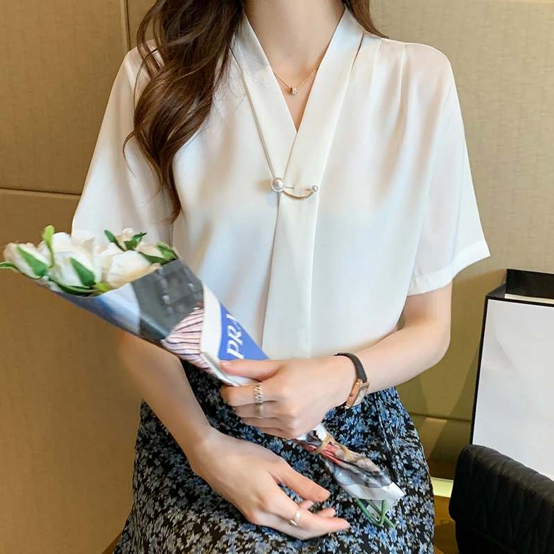 

Женская офисная блузка с коротким рукавом, элегантная белая блузка с V-образным вырезом, украшенная бусинами, в Корейском стиле, лето 2021