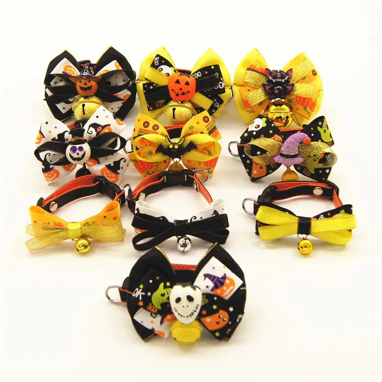 

Halloween and Christmas Pet Necklace Dog Traction Bow Bell Tie Pet Necklace Cat Necklace Dog Necklace Party Necessary