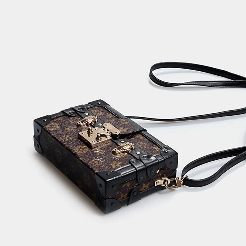 

The new European and American one-shoulder oblique across the box package Xiaofang retro classic mini women's bag deluxe bag