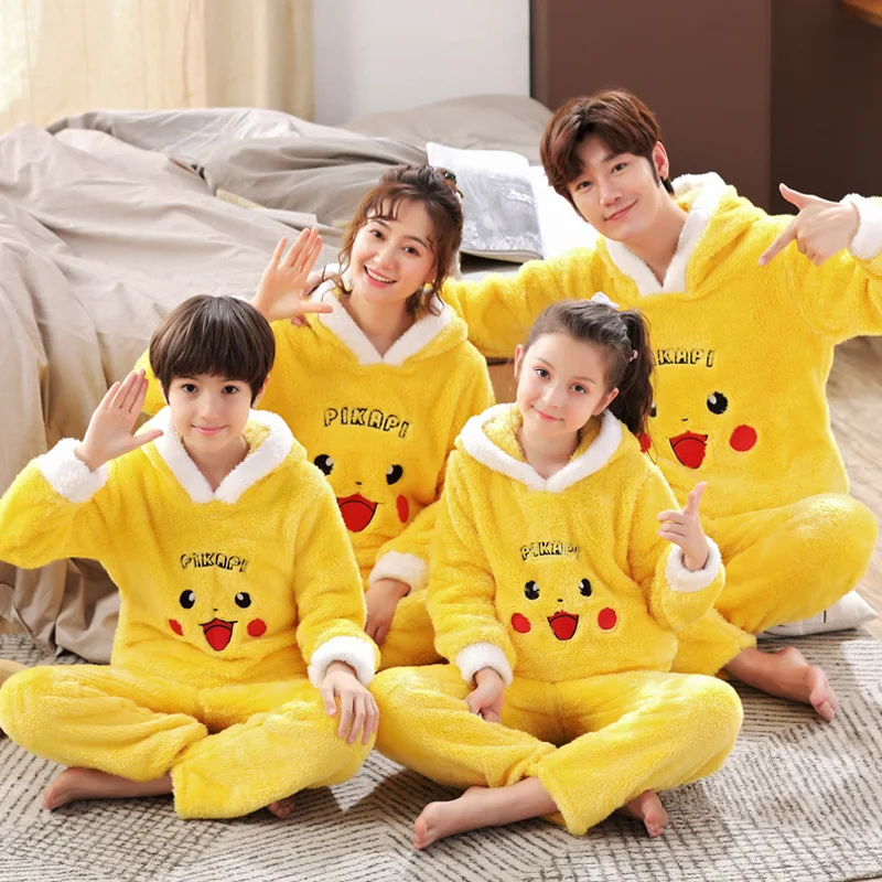 Зимний Пижамный комплект для родителей и детей; Детские фланелевые пижамы; утепленная плюшевая толстовка с капюшоном и длинными рукавами с изображением панды; домашняя одежда для мужчин и женщин - Цвет: Pikachu 1