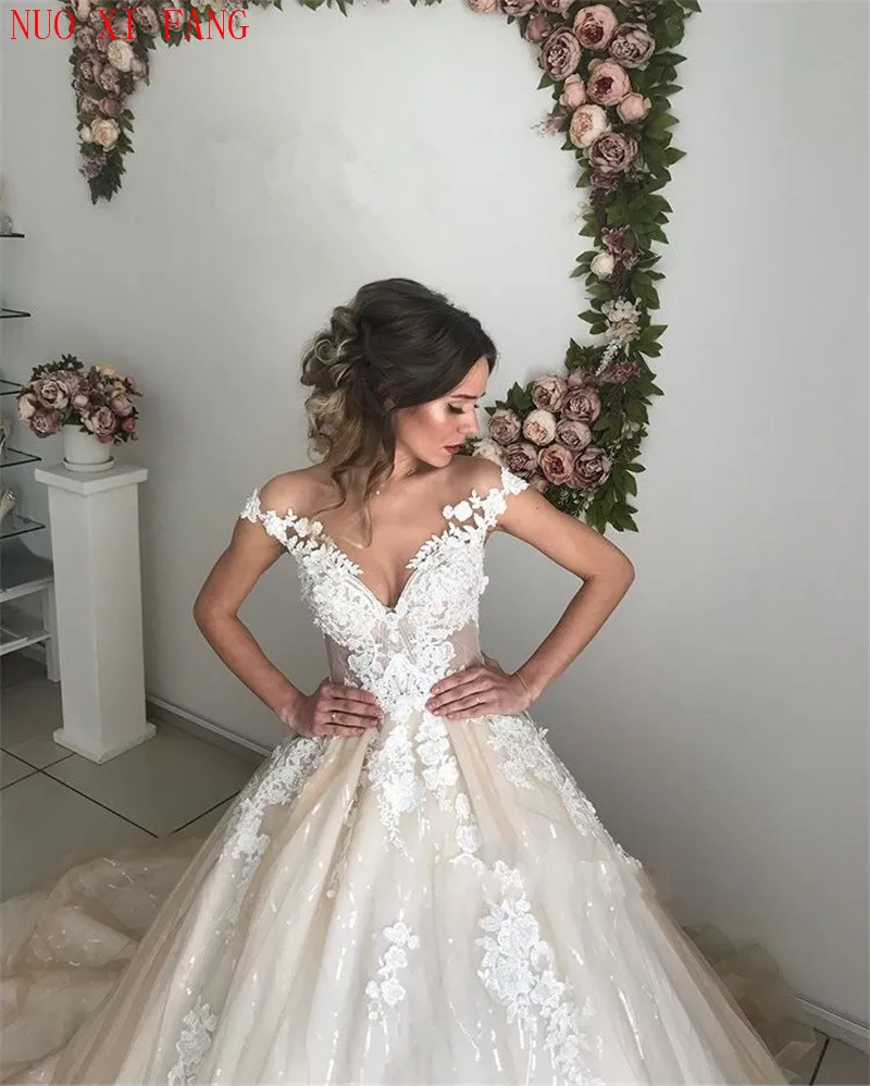 NUOXIFANG Luxury Vestido De Noiva 2020 Elegant A Line Bridal Dress Vintage V neck Wedding Dresses Custom Made Robe De Mariee