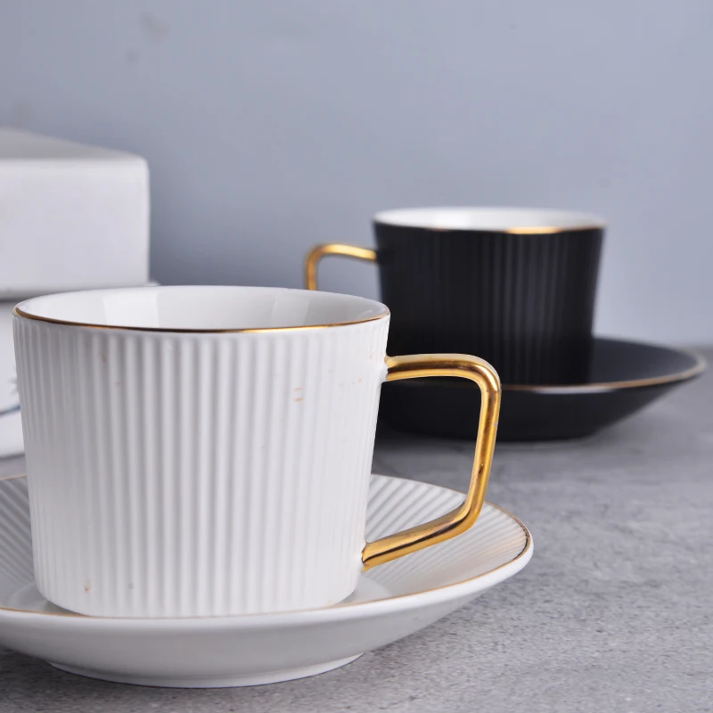 Скандинавский стиль керамическая кофейная чашка и блюдце набор Европейский Полосатый Стиль Золотой окрашенный английский послеобеденный чай набор