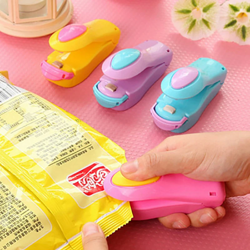 

Portable Bag Sealer Clips Handheld Electric Heat Sealing Machine Impulse Seal Mini Packing Plastic Bag Kitchen Tool Random Color