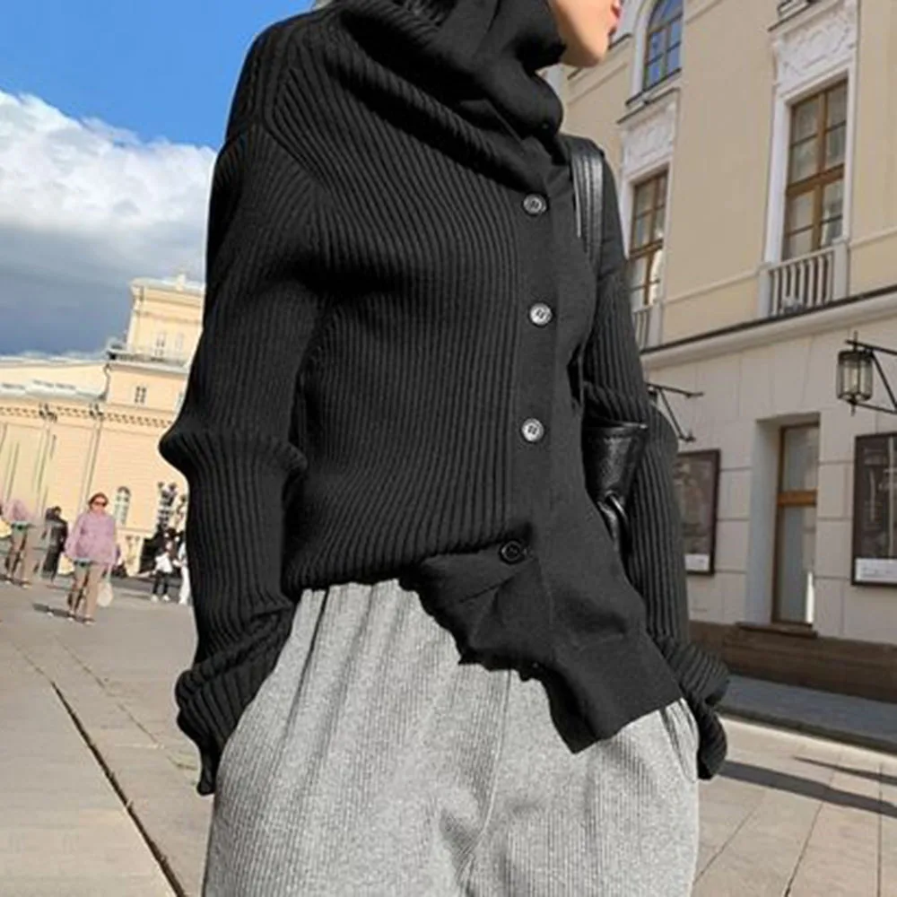 Женский вязаный свитер с высоким воротом осенне-весенний однотонный однобортный