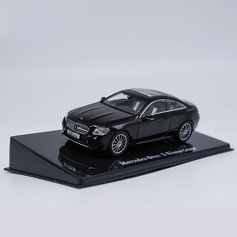 1:43 E300 E-KASE Coupe модель сплава автомобиля статические высокой моделирования металлические модельные автомобили с оригинальной коробкой - Цвет: Black