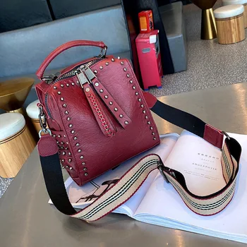 

Backpack Split Leather Women Rivet New Designer Mochila Bolsas De Mujer De Lujo Marcas Wide Strap Shoulder Bags