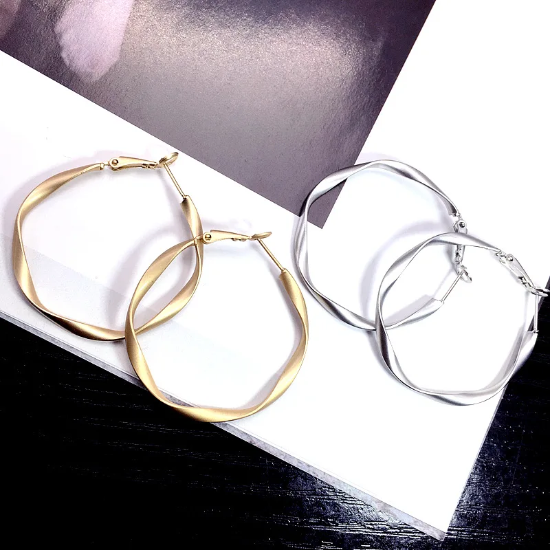 Contracted large circle earrings retro personality joker adorn article geometry cold ear ring | Украшения и аксессуары