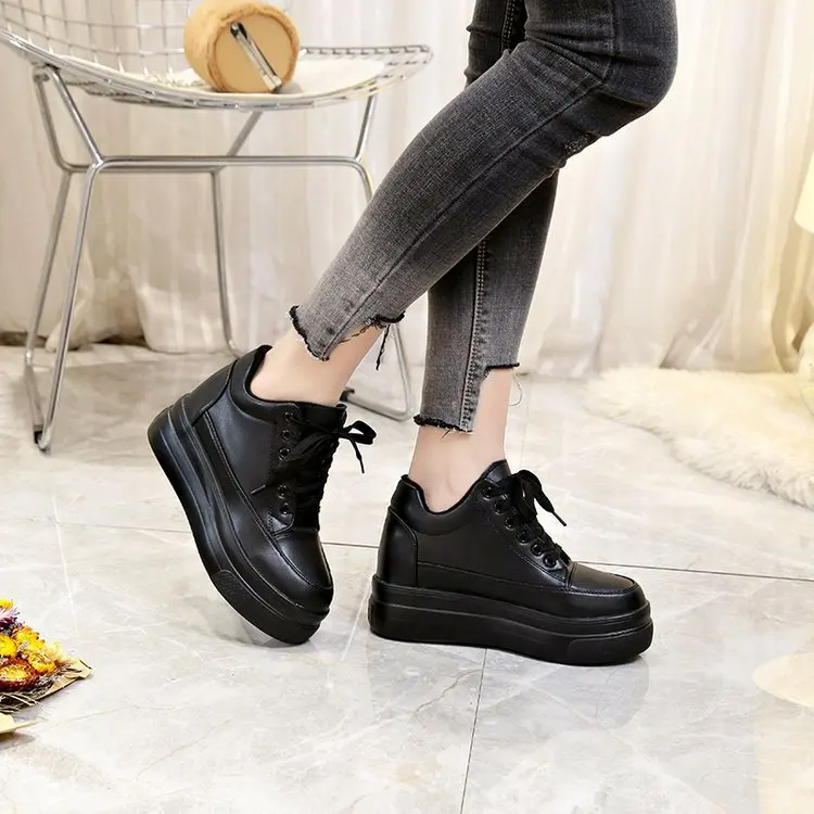 SWONCO/черная обувь; женские зимние кроссовки на платформе с мехом; Новинка года; женская повседневная обувь; увеличивающая рост обувь на танкетке; женские кроссовки