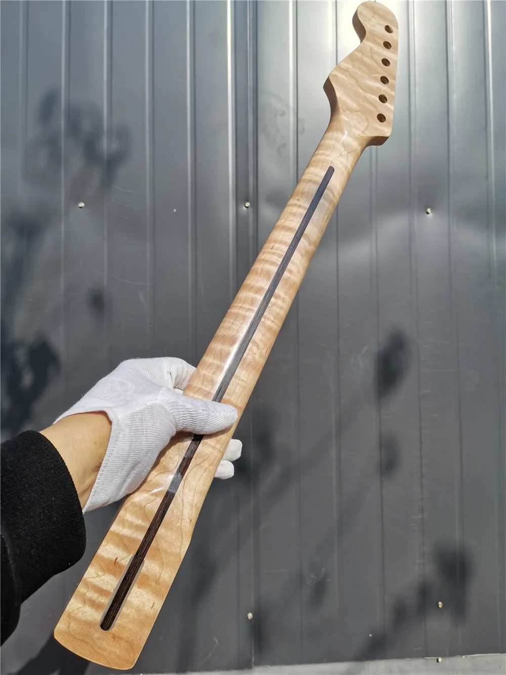 

44#Tiger Flame Maple Guitar Neck 21 Fret 25.5inch Dark Yellow Varnish Pearl Maple Made Fingerboard Dot Inlay DIY