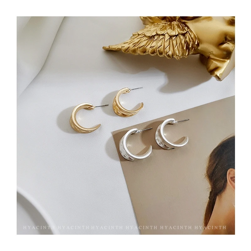 

Japan Korea New Simple Fashion C-shaped Stud Earrings Hypoallergenic Steel Pin Earrings for Women Fashion Jewelry