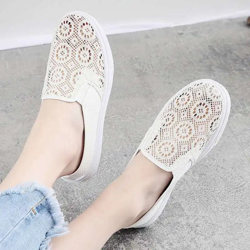 Hot Women Thick Bottom Shoes Summer 2021 Trend Half Slippers Tow Beach Women Breathable Flying Woven Non-slip Wear Personality