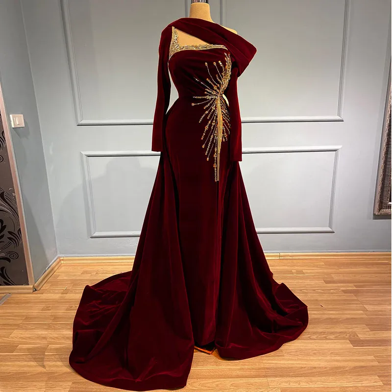 Exquisite Burgundy Arabic Evening Dress 