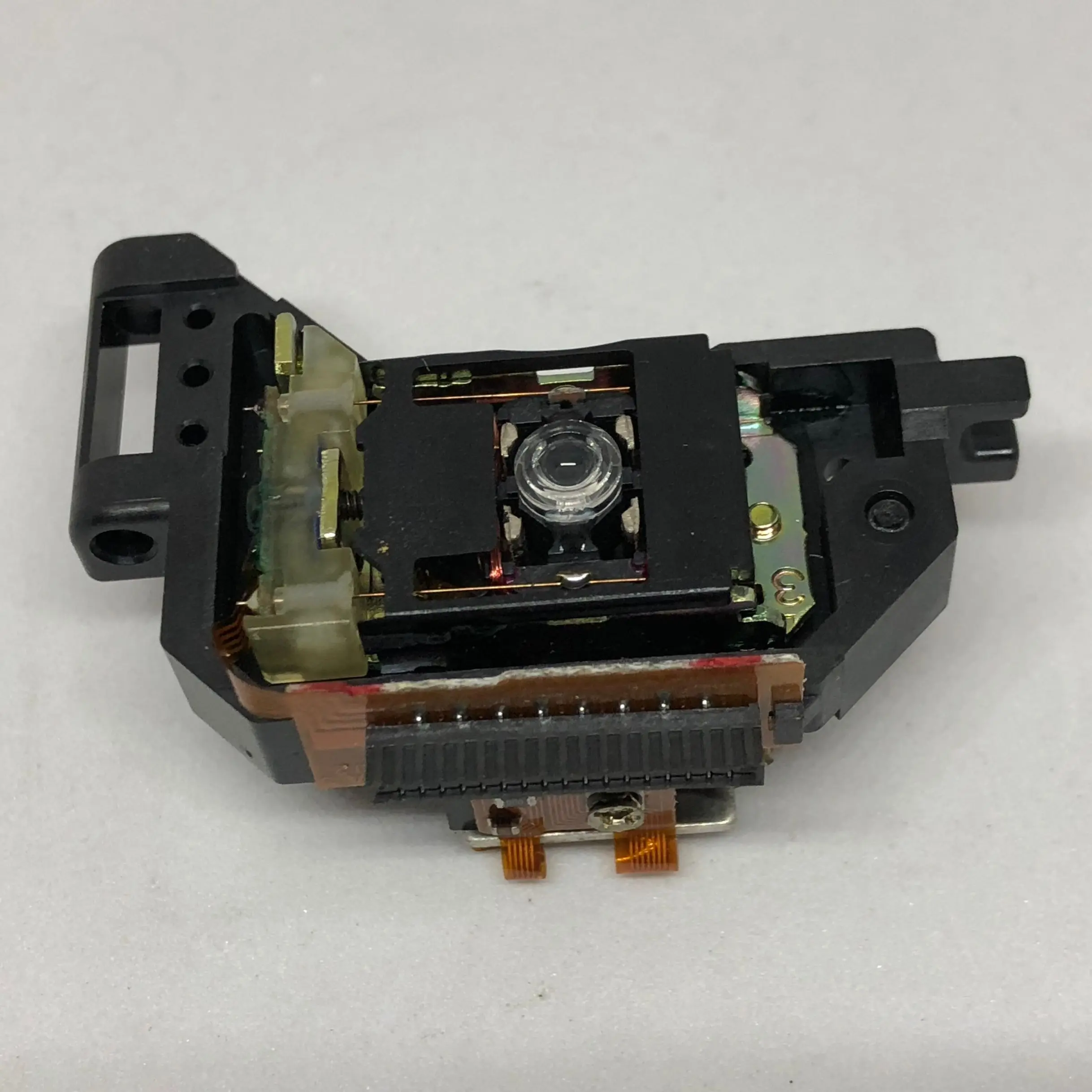 

Совершенно новый лазерный объектив SFP151 P151, 17PIN, для того же использования, SPU3200, 16P, TEAC, 540E, оптическая линза, оптический блок, оптическая линза