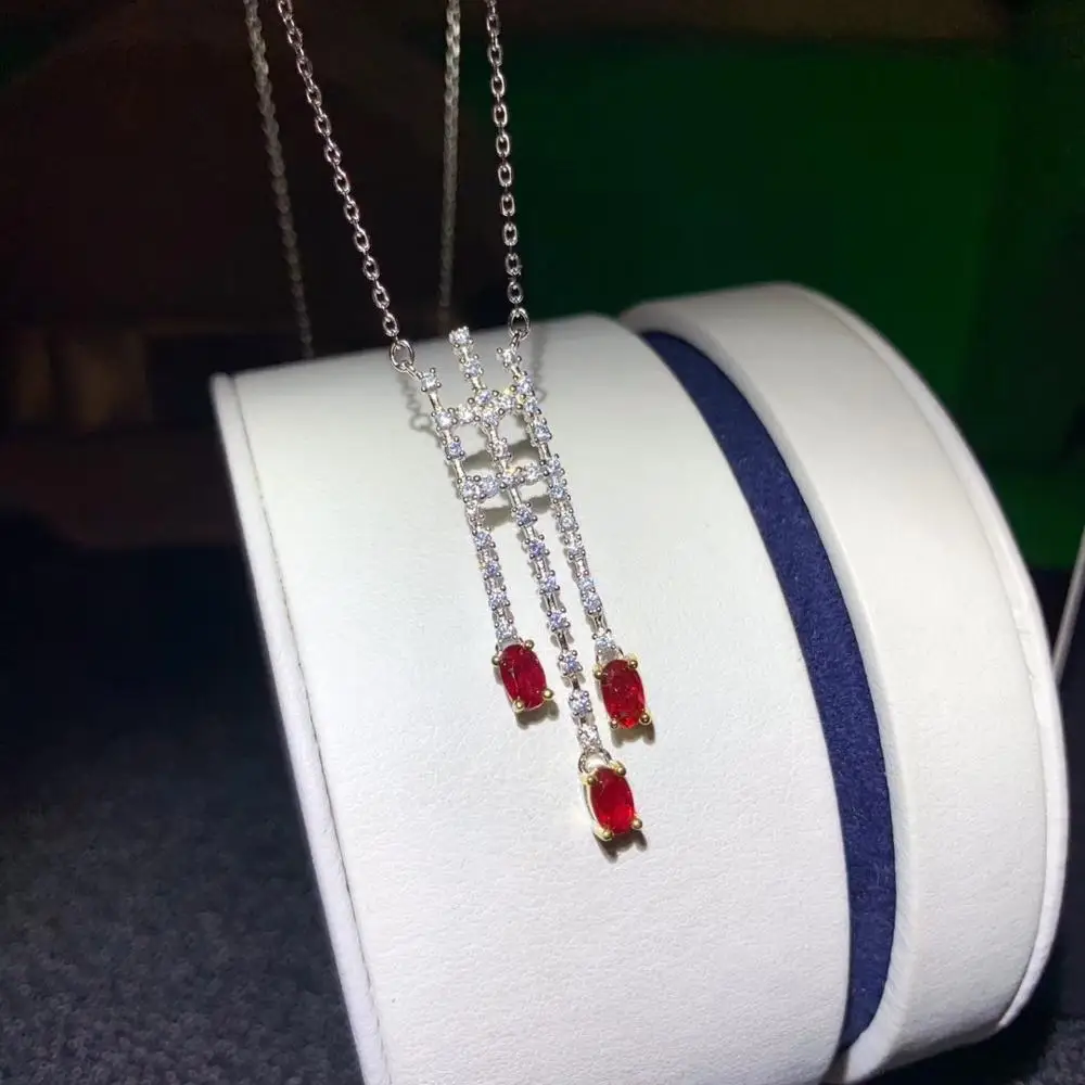 Очень красивое ожерелье с рубинами. Яркие цвета. Красный голубь серебро 925 пробы
