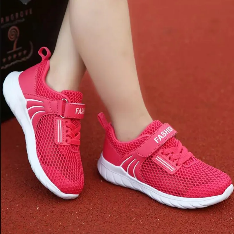 Беговые кроссовки для мальчиков и девочек; дышащие Нескользящие теннисные туфли; уличная спортивная обувь для детей; кроссовки