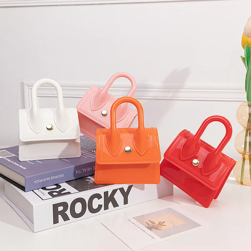 Рисунок 2 - Детская мини-сумка-желе из ПВХ