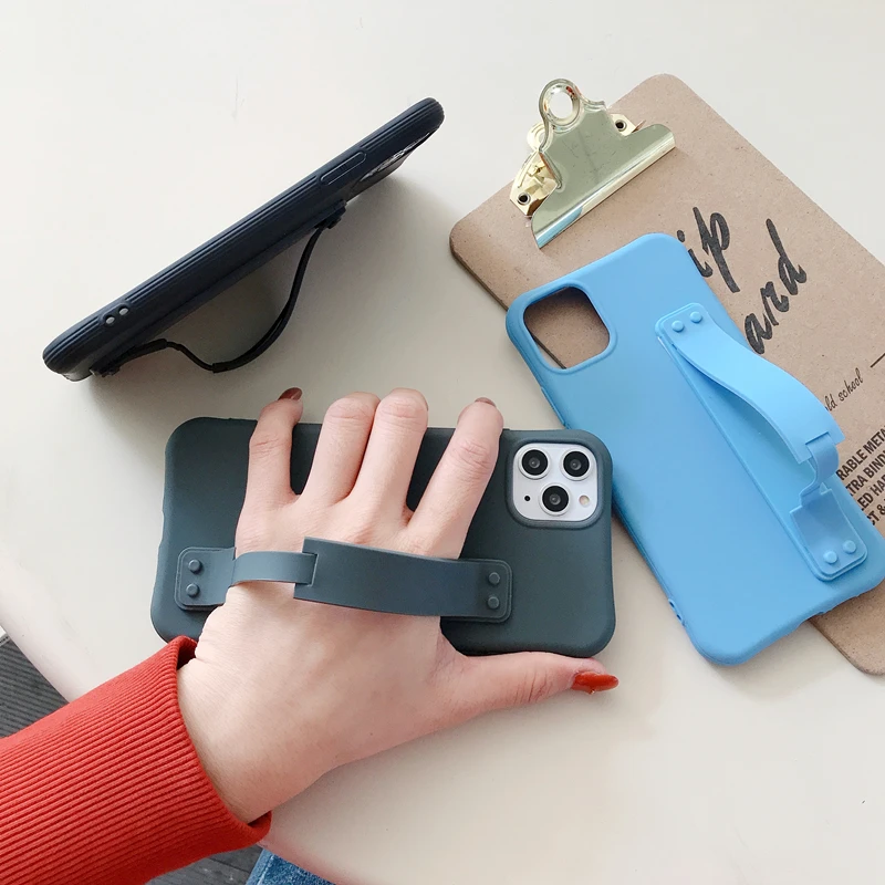 

Luxury Cute Candy Wristband Cover Soft Silicone Phone Cases For iPhone 11 Pro MAX X XS XR MAX 8 7 6 6S Plus Back Protect Funda