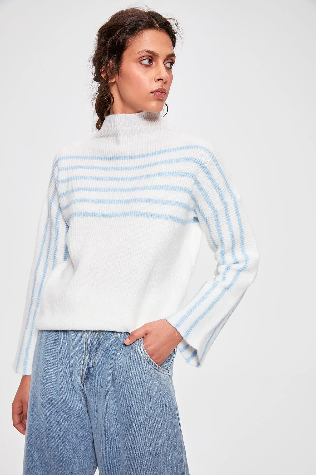 

Trendyol Raw White Striped Sweater Sweater TWOAW20KZ0473