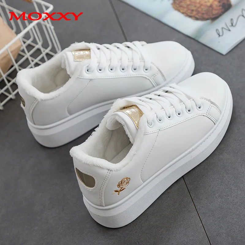 

2019 New Designer Winter Sneakers Fur Warm Platform White Shoes Woman Canvas Shoes Female Comfort Fashion Sneakers Increase