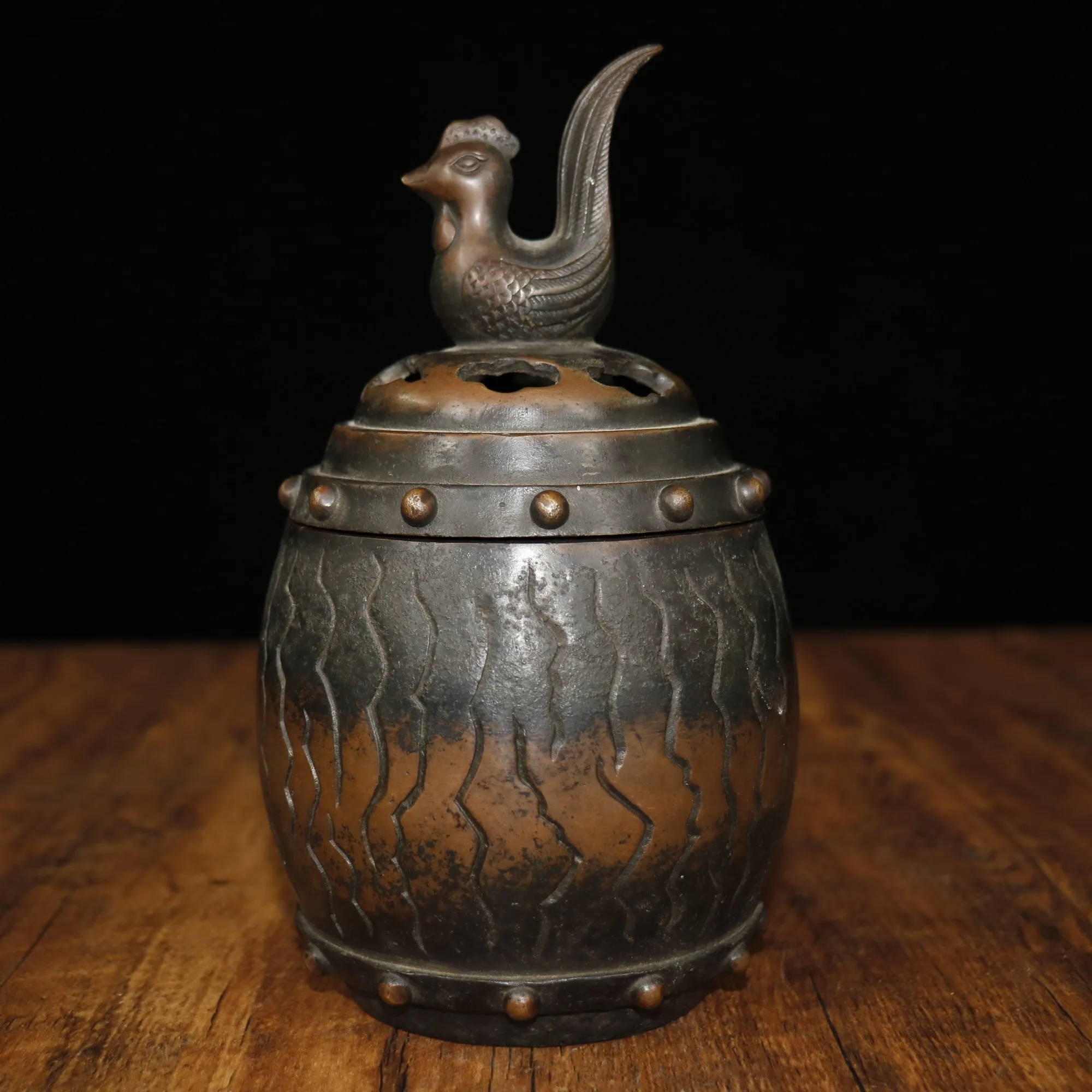 

Home Decor 8" Tibet Buddhism Temple Old Bronze Cinnabars Rooster statue Incense cover stove Drums of war Regular shape Watch use