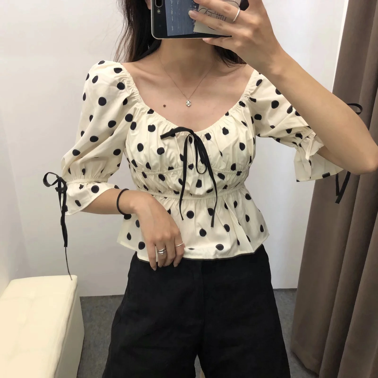 

Summer Polka Dot Retro Blouses Shirts Women Puff Sleeve Pleated Shirts Lace Up Tops