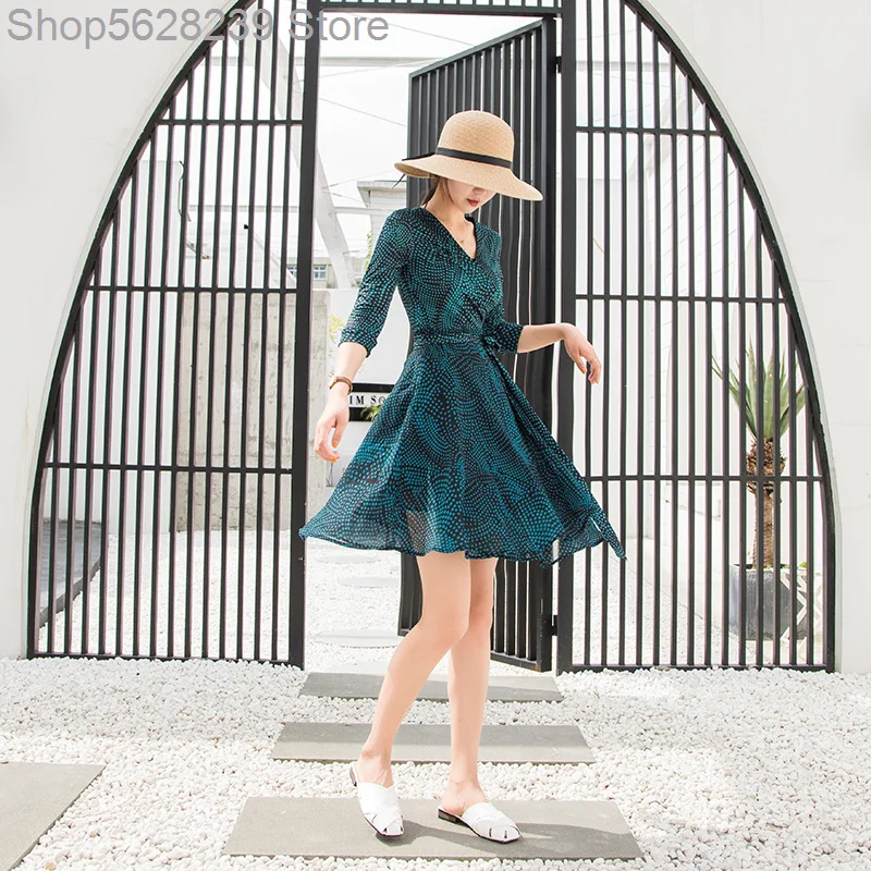 

2020 Wave Point Printing Splicing Chiffon Dress Slim Fit Sexy V Collar Lace Wrap Skirt Female