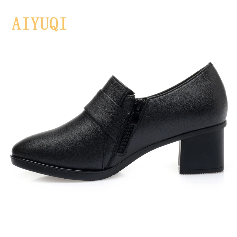 AIYUQI; Новинка года; сезон осень; модная женская обувь из натуральной кожи; обувь на среднем каблуке; большие размеры 42-43; офисные женские тонкие туфли