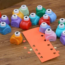Dispositivo de grabado con patrón de flores para manualidades de niños, bricolaje, álbum de recortes, confección de tarjetas, estrella, Mini agujeros, cortador, juguete, Color aleatorio, 1 ud.