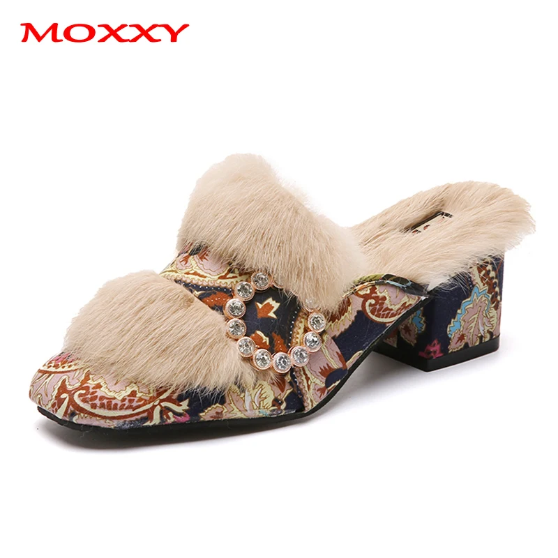 

2019 New Retro Fur Mules Shoes Woman Flower Print Crystal Slippers Women Warm Furry Slides Slip On High Heel Winter Slippers