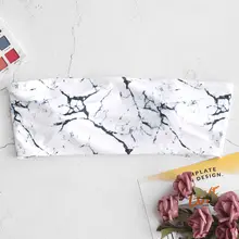 Бикини-топ без бретелек с мраморным принтом ZAFUL