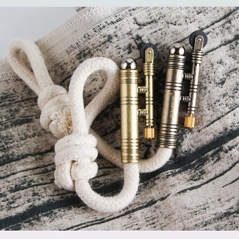 

New Metal windproof kerosene lighter outdoor camping source retro old-fashioned tinder grinding wheel lighter 2019