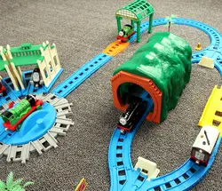 Игрушки поезд трек ж/д аксессуары комбинации совместимы с Томасом поезда Биро детские игрушки для детей