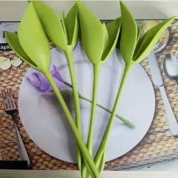 

1/8/16/20pcs Green PP Party Supplies Napkin Holder Napkin Ring Home Use Twist Flower Serviette Holders Table Decoration