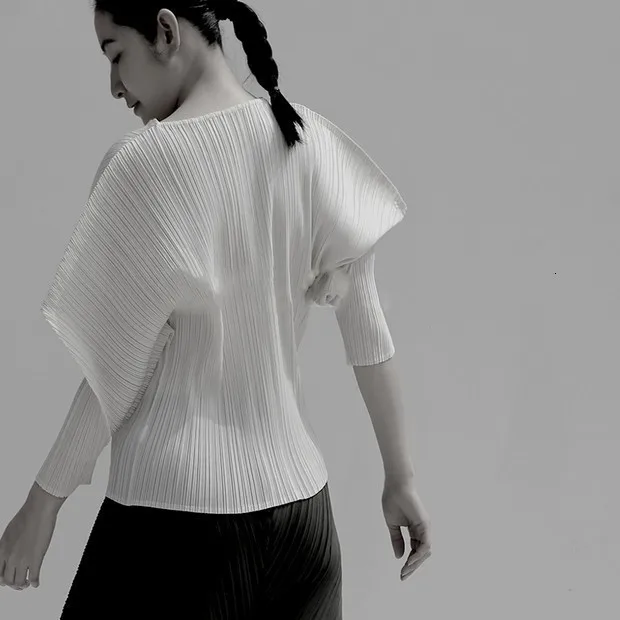 TVVOVVIN New Fashion Women Clothes Round Collar Batwing Sleeves Pleated High Pullover T-shirt Female Top Fold B537