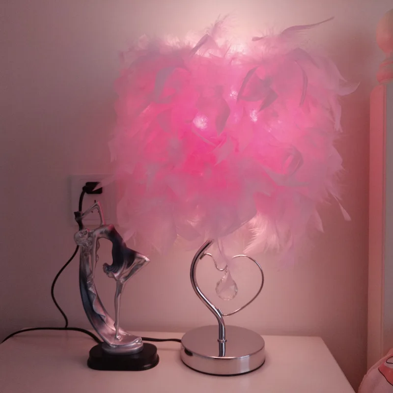 

Creative feather table lampBedroom lights American standard plug/British standard plug Heart-shaped modern birthday present
