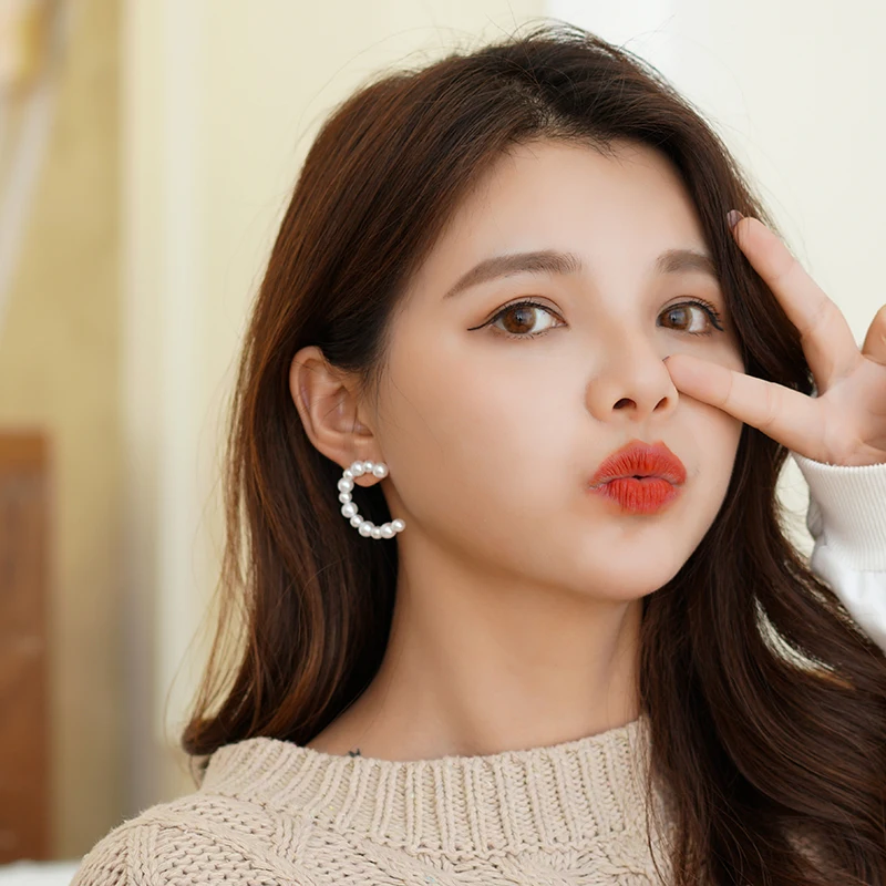Xinwei 2019 новые модные женские жемчужные серьги C образной формы для девочек на день