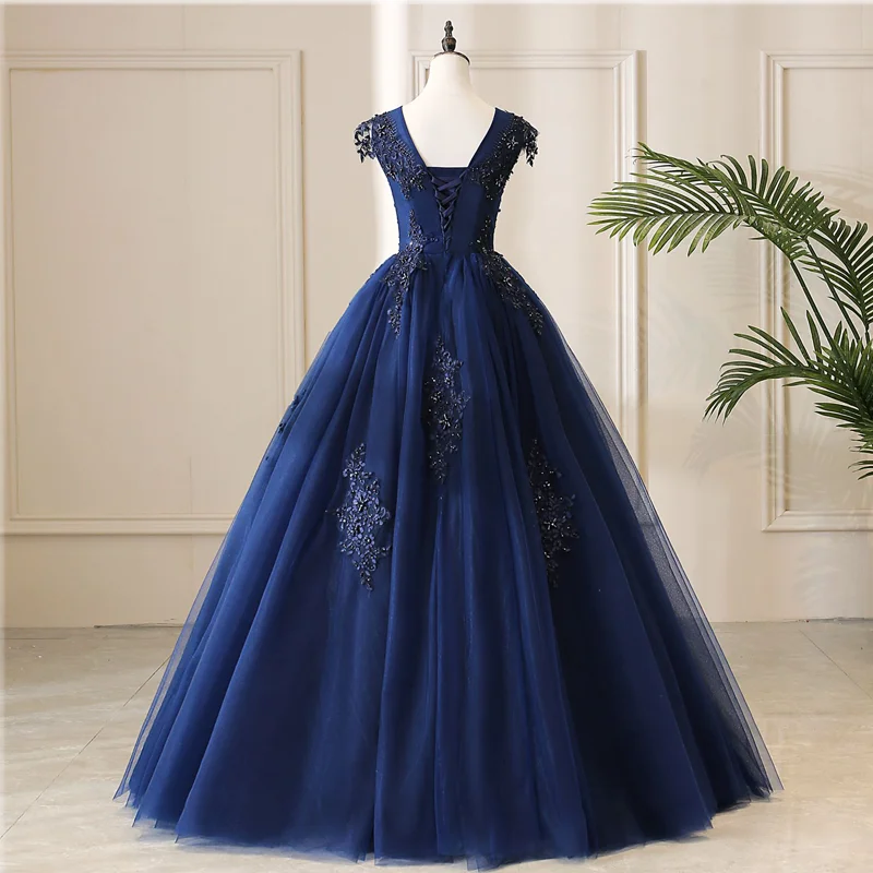 Vintage-Scoop-Quinceanera-Dresses-Princess-Gowns-Estidos-De-15-Anos-Applique-Beading-Masquerade-Women-Formal-Party (1)