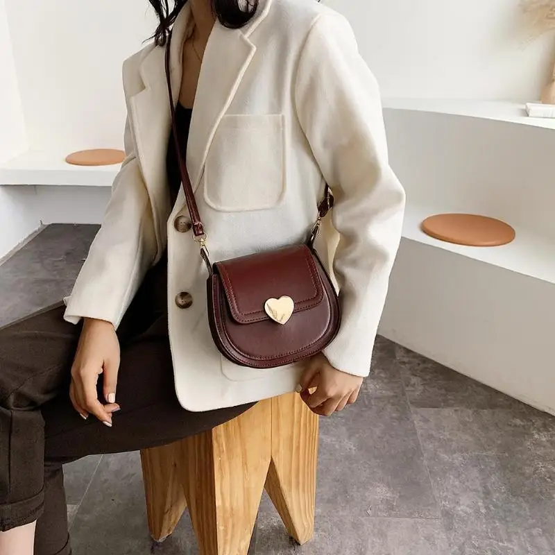 

Women Crossbody Bag Soft Surface Process Lining Polyester Leather Solid Color Saddle Shoulder Messenger Small Handbag