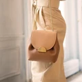 Роскошная дизайнерская сумка-ведро, новинка 2020, маленькая сумка-цепочка, женская кожаная сумка через плечо, Дамская Франция, известный бренд, сумка через плечо - фото