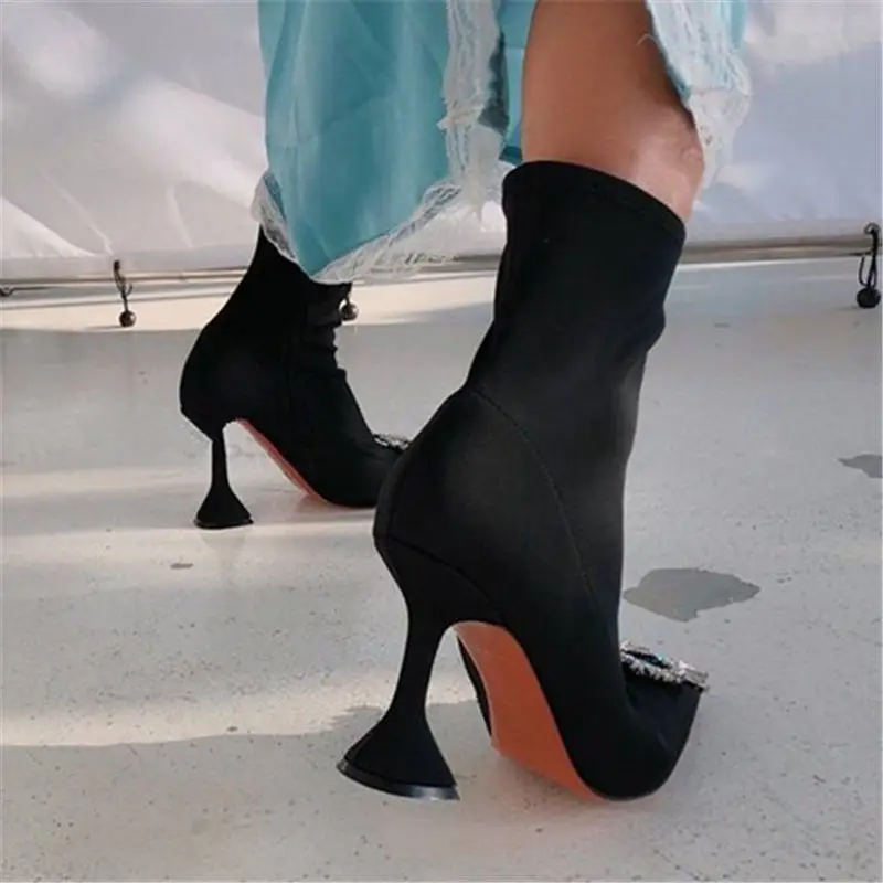 Женские Стрейчевые ботинки со стразами; необычный стиль; носки на высоком каблуке; ботильоны с острым носком; обувь с пряжкой со стразами; женские ботинки на молнии