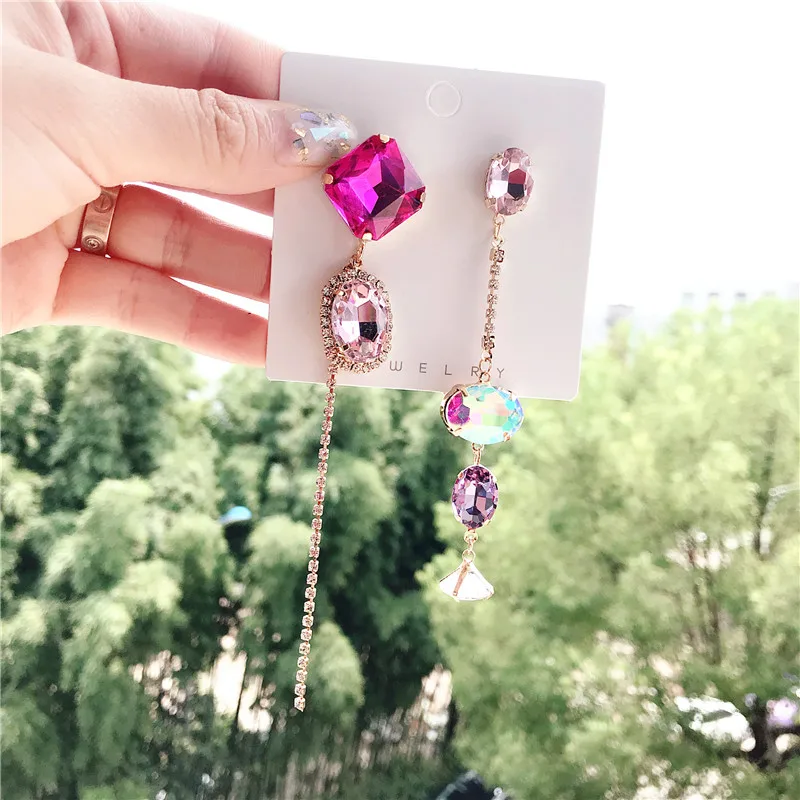 

2019 Korean Elegant The New Colorful Rhinestone Pendant Asymmetric Earrings Ladies Fashion Long Shiny Crystal Pendant Jewelry